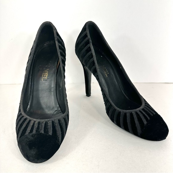 Chanel Velvet and Grosgrain Ribbon Cap Toe Closed Toe Stiletto Pumps size 39 - Picture 4 of 15